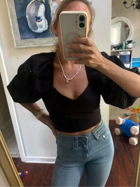 Zara Black Puff-Sleeve V-Neck Crop Top
